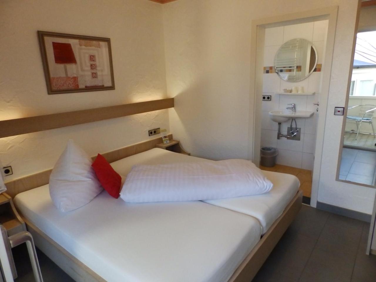 H41 Inn Hotel Garni Freiburg (Adults Only) Gundelfingen  Kültér fotó