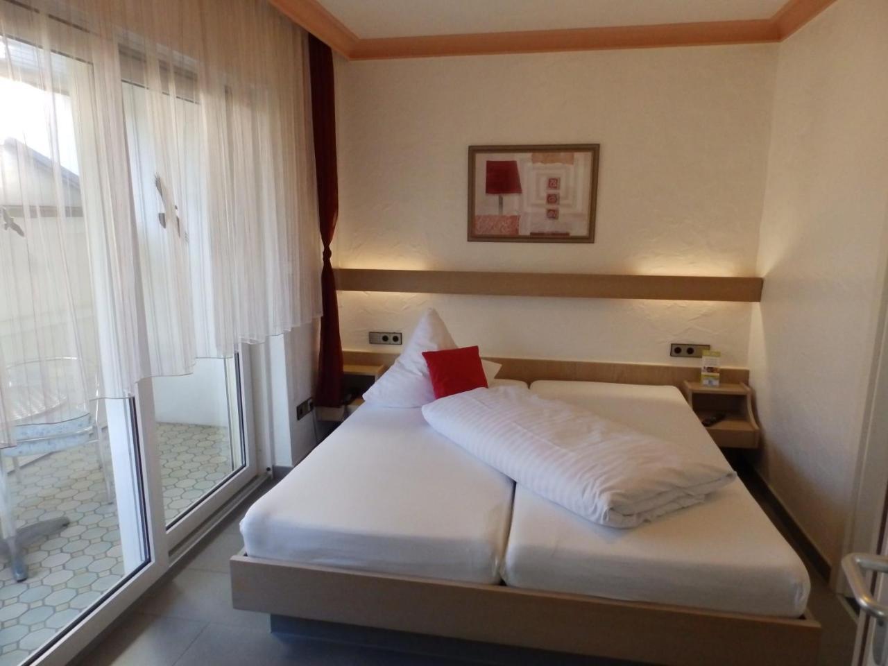 H41 Inn Hotel Garni Freiburg (Adults Only) Gundelfingen  Kültér fotó