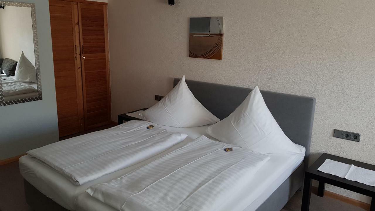 H41 Inn Hotel Garni Freiburg (Adults Only) Gundelfingen  Kültér fotó